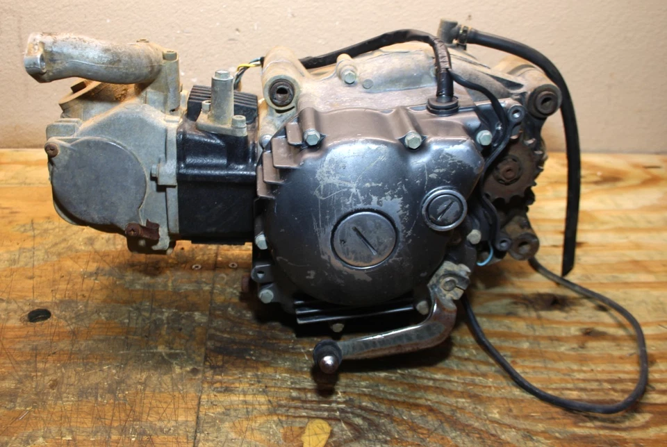 Motor YAMAHA TTR90 TT-R90 TTR 90 TTR-90E TTR 90 TTR90 funcionando Foto 2 de 4