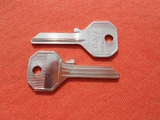 2- ROLLS ROYCE SILVER SHADOW SILVER CLOUD BENTLEY KEY BLANKS 1955 - 1969