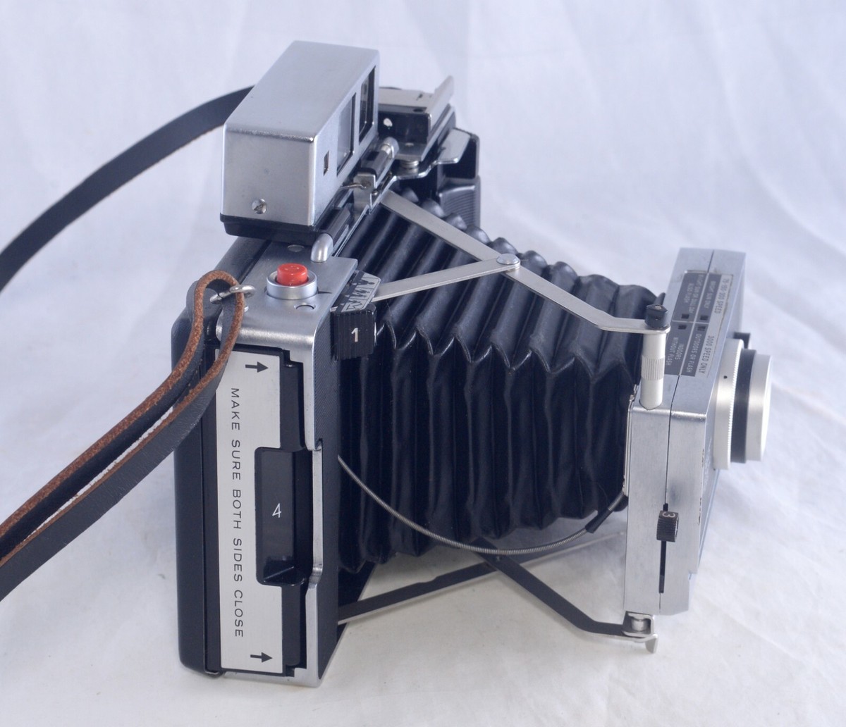 Vintage POLAROID 360 Land Camera Instant Film Portrait Close Vintage POLAROID 360 Land Camera Instant Film Portrait Close