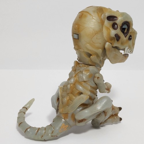 WowWee 2018 T-Rex 5" Tyrannosaurus Growls Roars Animated Moves CE 3981 Dinosaur - Picture 5 of 11