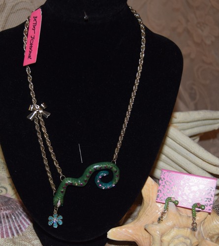 BETSEY JOHNSON 2 PC CUTE LITTLE SNAKE 