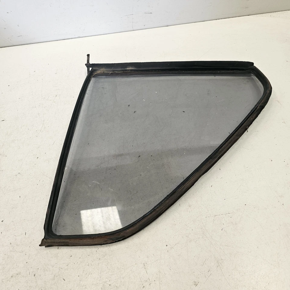 Janela traseira direita quarto 1/4 vidro Mazda 323 Rwd 4 portas escotilha - Imagem 2 de 3