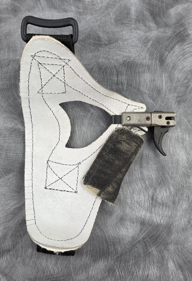 Winn Archery Free Flight Release C-10 RH Medium - Image 3 of 4