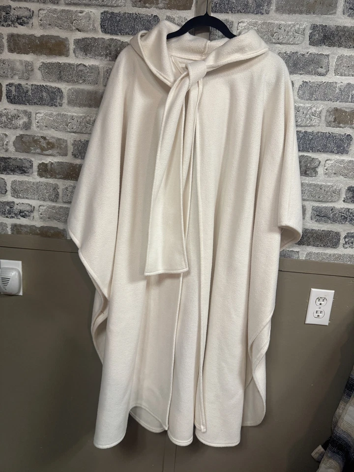 Baxter Wells象牙色涤纶角纽扣闭合 — 第 2/4 张图片