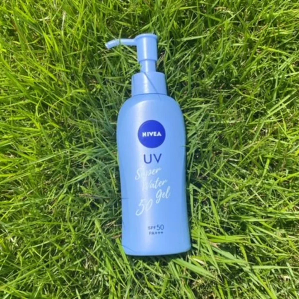 Gel de agua NIVEA UV Protect 140 g FPS 50 PA+++ protector solar hidratante ligero Foto 4 de 4