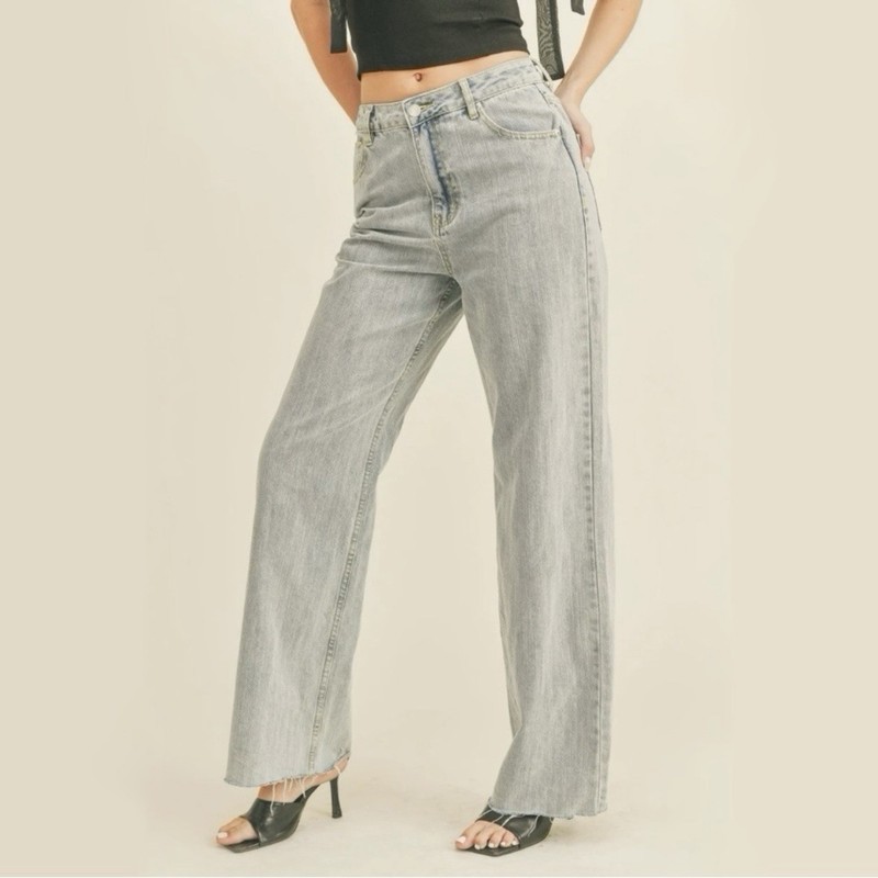 SALT + CO. - Bottom No. 04, Wide Leg, Mid Rise Jeans in Light Washed Denim (NWT)