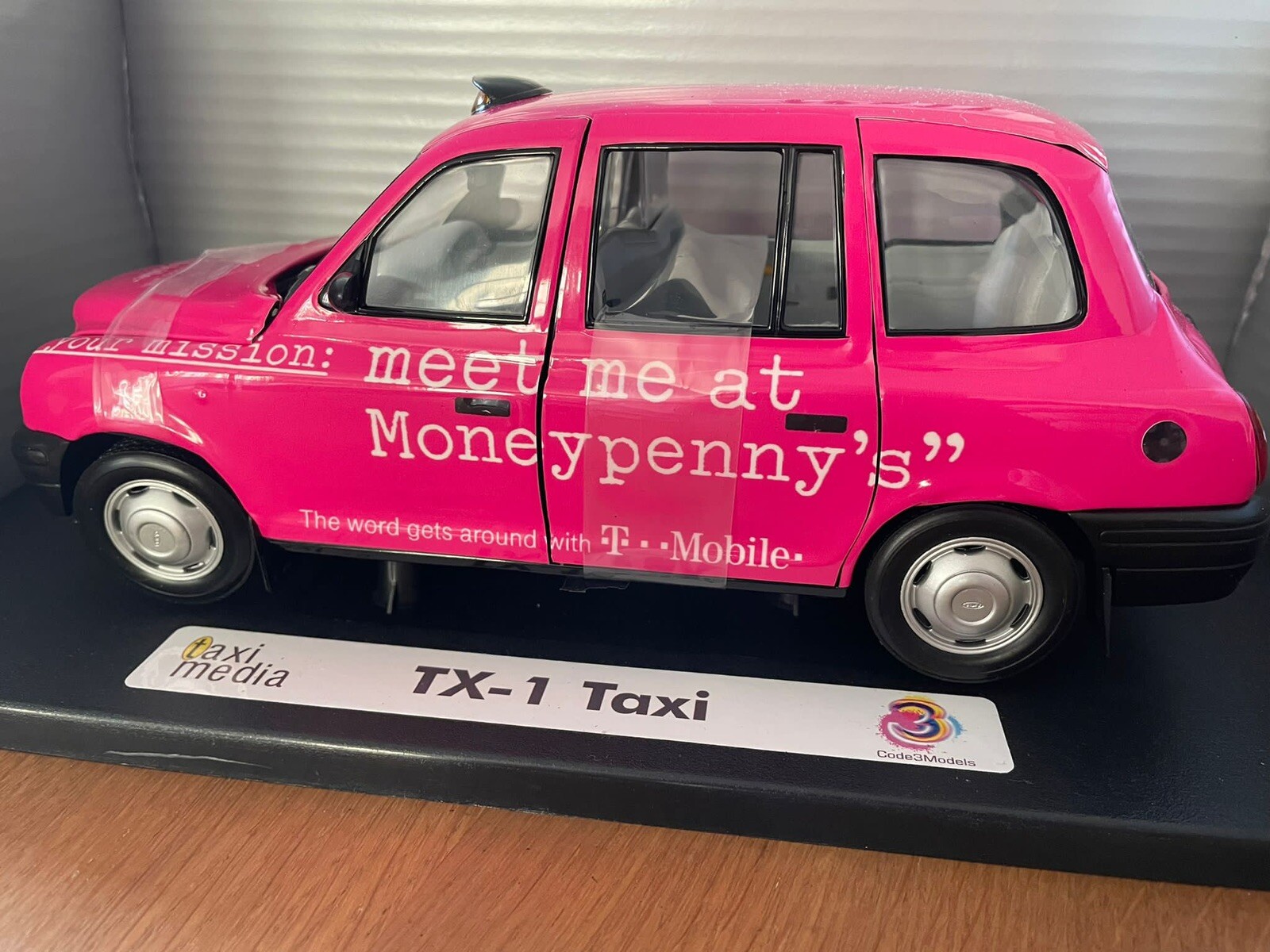 Miniature Taxi Cab Tx1 "londres" 1998 Or SUN STAR