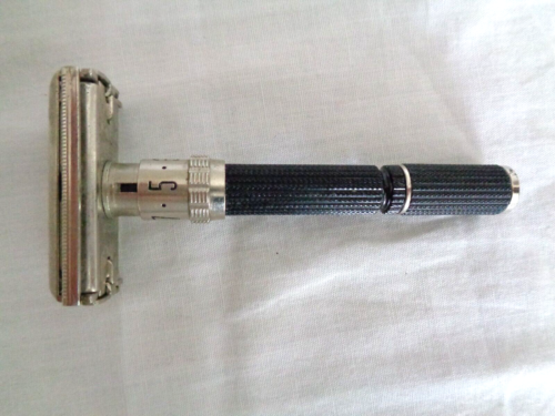 Gillette Vtg. Black Adjustable Safety Razor, Double Edge Shaver w/blades (#6292) - Foto 2 di 17