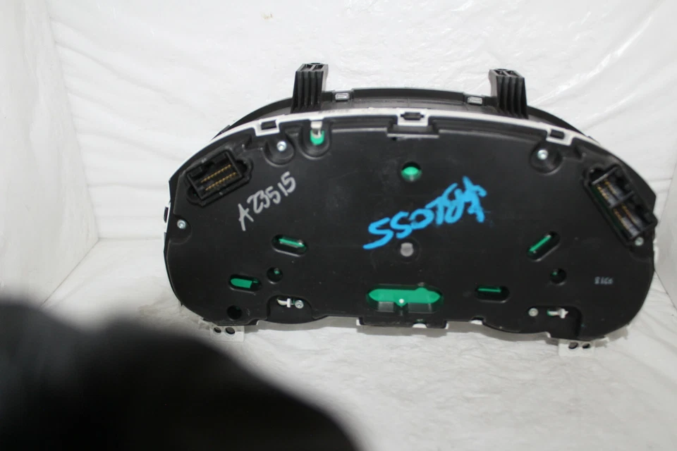 Speedometer Instrument Cluster Dash Panel 2010 & 11 Hyundai Accent 30,876 Miles - Image 2 of 4