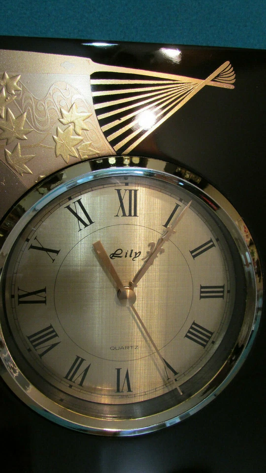 Reloj de escritorio de cuarzo negro de Lily ~ Japón ~ Batería AA Foto 4 de 4