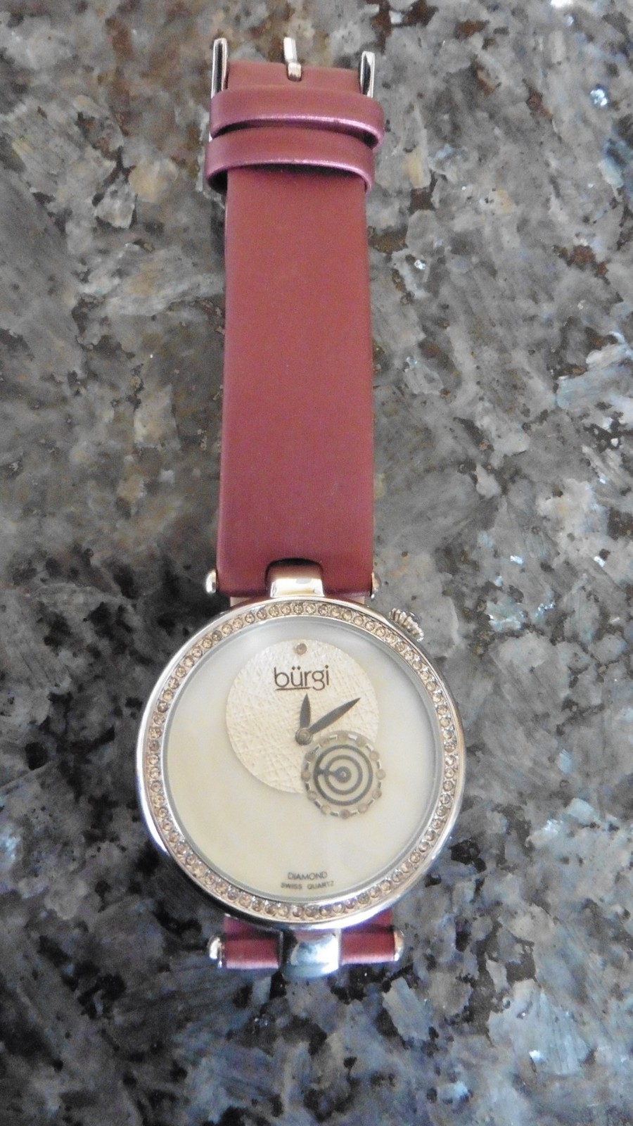 Montre femme Bürgi Swiss Diamond idée cadeau montre de luxe coffret inclus