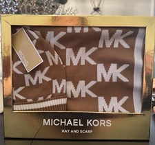 NWT Michael Kors Jacquard Beanie Hat Scarf Set