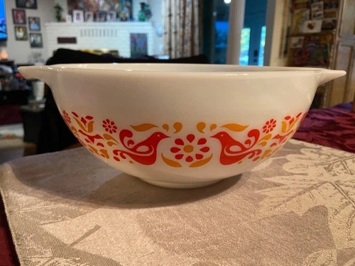 Pyrex Friendship #443 2.5 Quart Red Birds Cinderella Handle Mixing Bowl