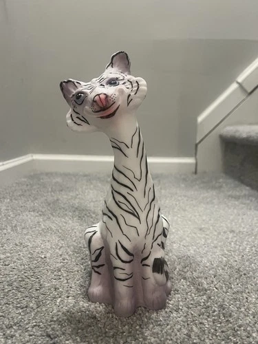 Fenton Gift Shop LE "White Tiger" Alley Cat Figurine 2 of 53