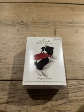 Hallmark Keepsake Ornament Puppy Love 2012 Puppy with a Frisbee black white