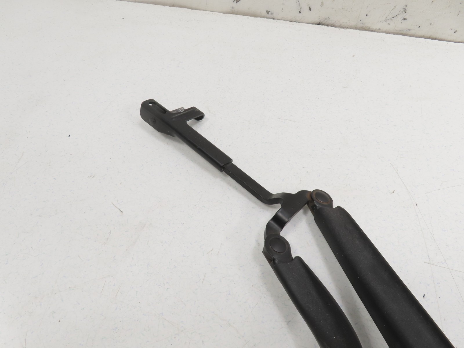Lamborghini Gallardo 2006 Front Right Windshield wipers Pair