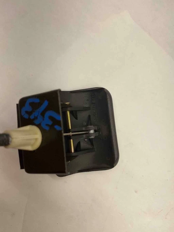 2002 CHEVROLET TAHOE Emergency Pull Parking Brake Release Lever Wagon 5.3L A/T G - Image 3 of 4