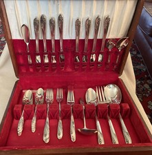 Vtg Holmes Edwards Silverplate Flatware Romance Svc for 8 Serving Pcs w/Box