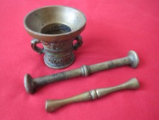 Alter MESSING M&ouml;rser mit 2 St&ouml;&szlig;eln mit patina ca. 600g