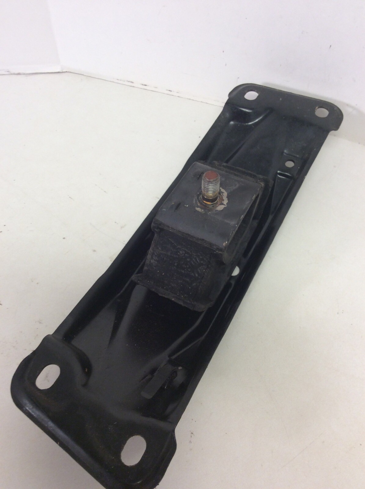 94 95 MERCEDES E420 W124 Transmission Support Bracket W/rubber Shock