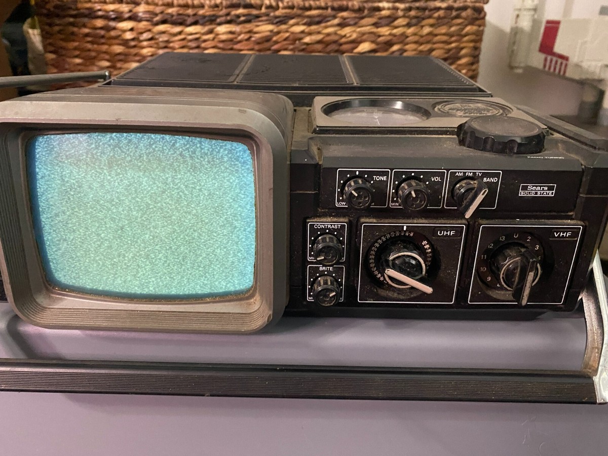 Vintage 1979 Sears Go Anywhere Solid State Model #564 TV