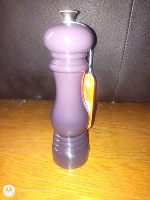 Le Creuset Cassis Salt Mill Grinder 8'' NWT 