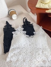 Women's Solid Color Lace Hollow Vest Underwear Lightweight Regular Fit