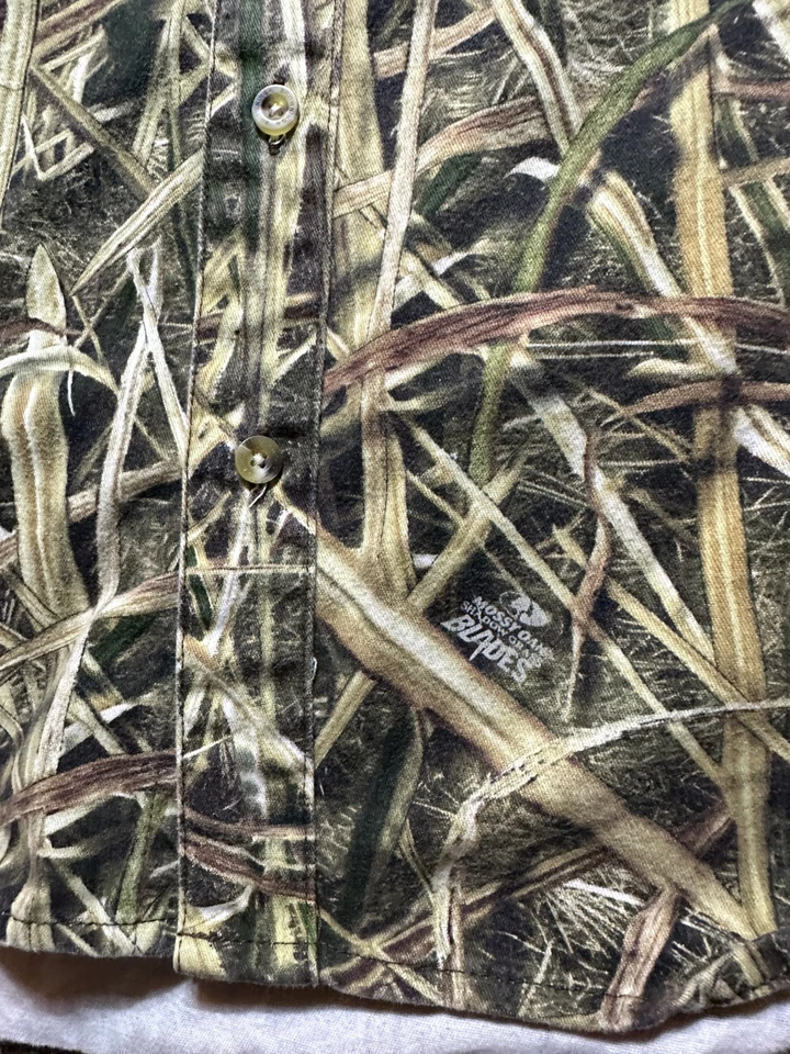 Browning Mossy Oak Shadow Grass Blades Medium Long Sleeve Button Down Camo Shirt - Image 3 of 4