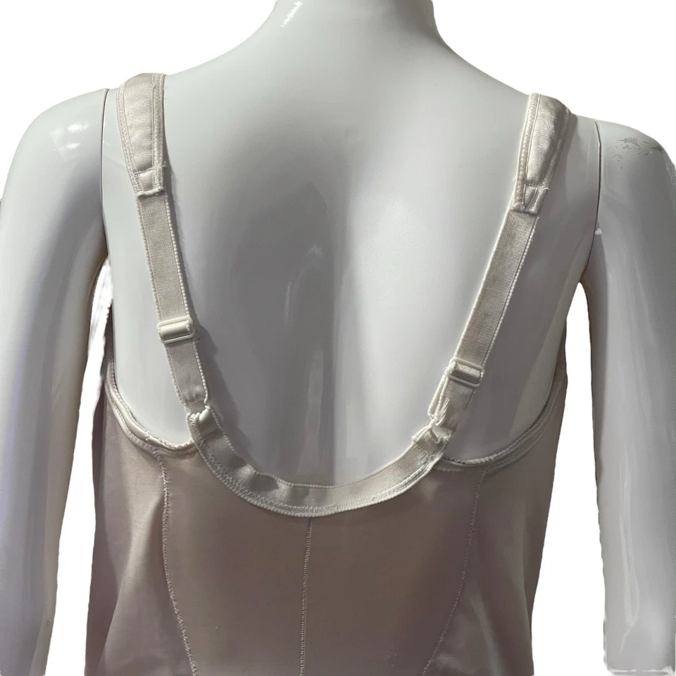 Body de satén Intimates Lane Bryant marfil peluche lencería con forma talla 44D Foto 3 de 4