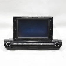 17-18 Hyundai Elantra Radio Receiver Head Unit 96160-F2101UAT OEM