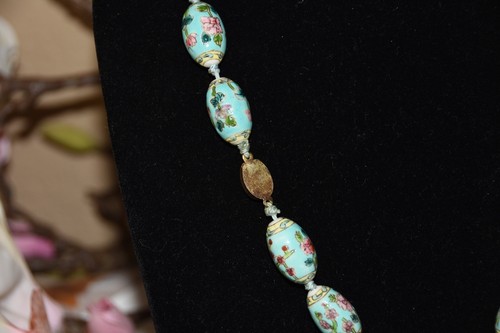 VINTAGE CHINESE FAMILLE ROSE VERTE PORCELAIN ENAMEL LOTUS FLOWER NECKLACE 25" - Picture 9 of 17