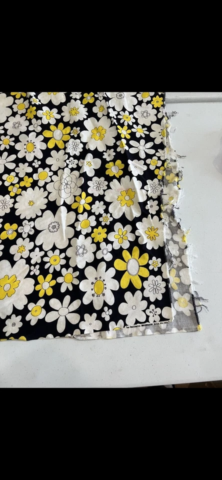 Estampado de cachemira Brookhaven negro, amarillo, blanco audaz años 70 45 “x 44” Foto 4 de 4