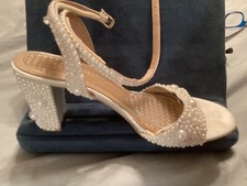 Pearl wedding shoes , off white satin handmade in Italy by Sanemiko, sz. 7.5 ,