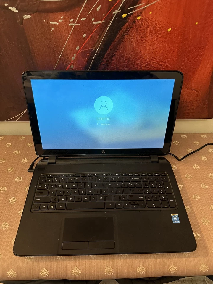 HP 15-F010DX TOUCH CORE i3-4010U CPU @ 1.7GHz 4 GB RAM 500GB HDD WINDOWS 10 Home - Image 4 of 4