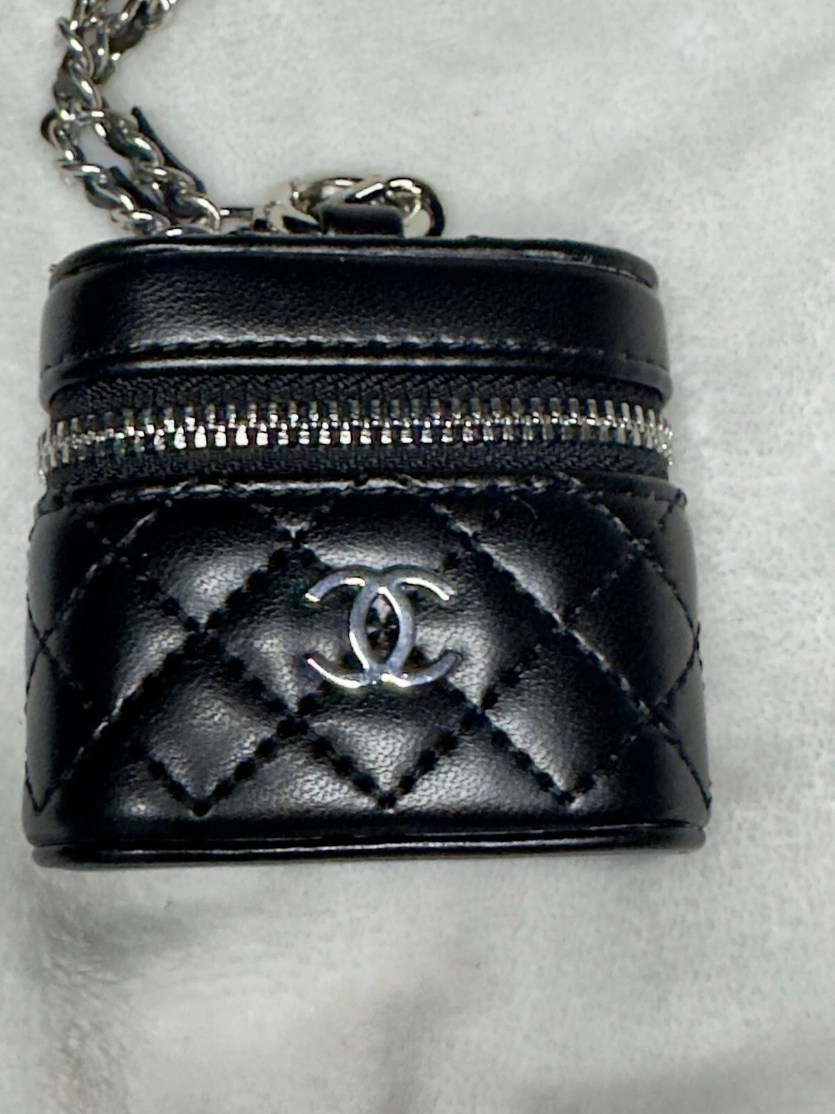 New CHANEL MICRO Crossbody Black Bucket Zip BAG PENDANT Earbud Hol