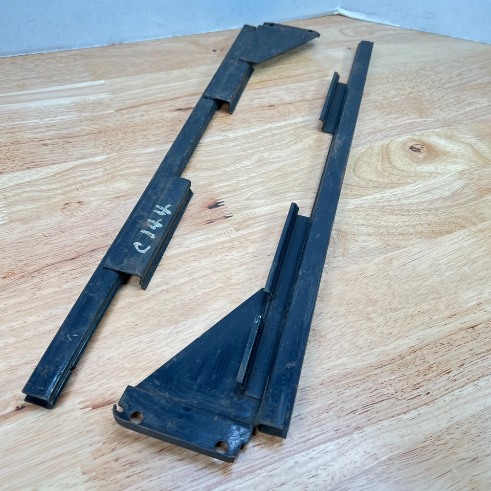 Window Channel 1937 Plymouth Deluxe 37 Dodge DeSoto Chrysler COACH 746614 746615 - Imagem 2 de 4