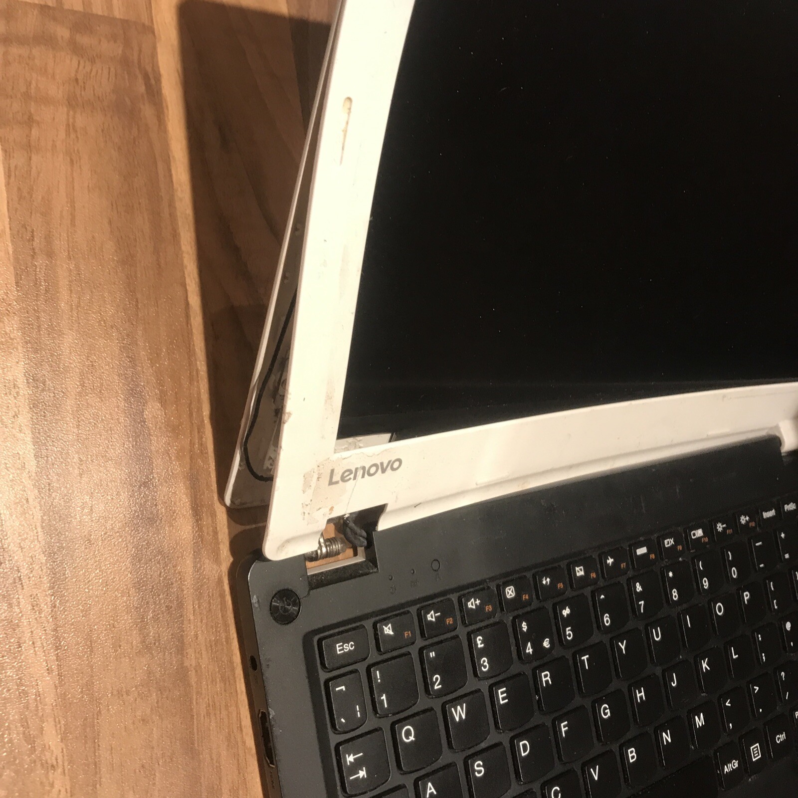 Lenovo Ideapad 100S - 32G EMMC - Parts or not Working - Picture 3 of 12
