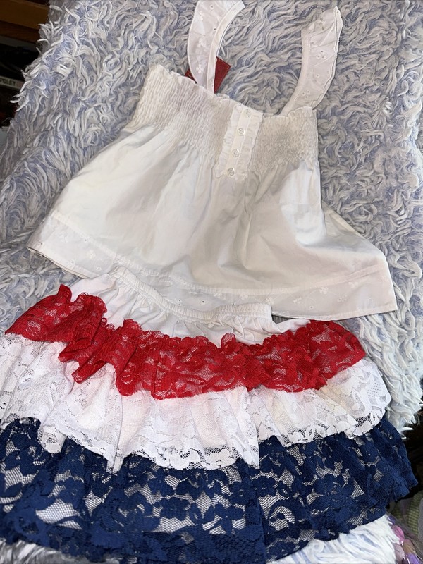 WHITE SMOCKED TOP NEW RED WHITE AND BLUE RUFFLED LACE SKIRT SZ 5T Girls