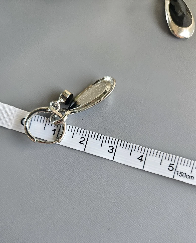 Silber/Schwarze Creolen/Ohrringe, NEU und ungetragen, ohne Marke - Bild 4 von 4