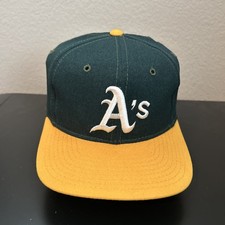 Vintage 90s Oaklands A's Sports Specialties Two Tone MLB Wool SnapBack Hat Korea