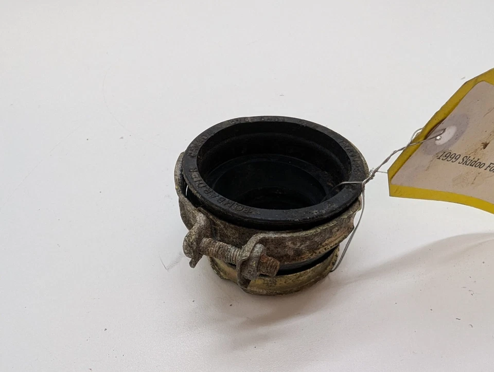 Brida de montaje de carburador Ski-Doo 570048100 Formula 500 L/C 1996-2000 Touring Foto 4 de 4