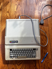 Apple IIc e Vintage Computer Model A252064 Keyboard  Ports