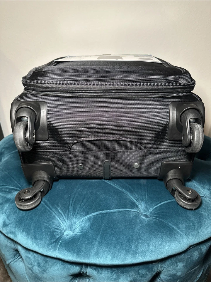 Maleta de viaje ligera Protege de 20 pulgadas con rueda vertical lateral blanda negra Foto 4 de 4