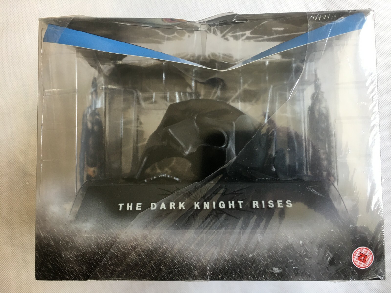 The Dark Knight Rises Bat Cowl Ltd Ed (slight box damaged) - UK Blu Ray Sealed!