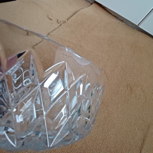 Crystal Cut Led Glass Bowl Serving Bowl Heavy Weight #ListingsInLights - Picture 4 of 5