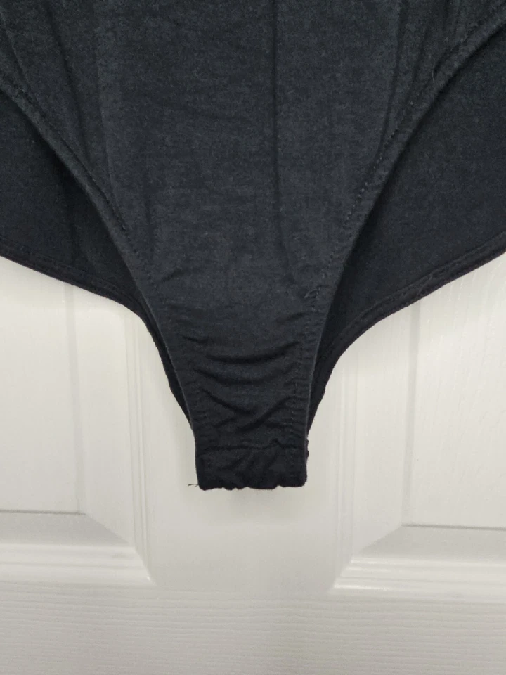 Camiseta sin mangas NORDSTROM negra suave tejido rayón elástico cuello en V XL = 16 1X 16W Foto 3 de 4