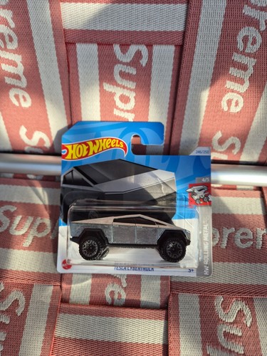 Hot Wheels TESLA CYBERTRUCK 2024 246/250
