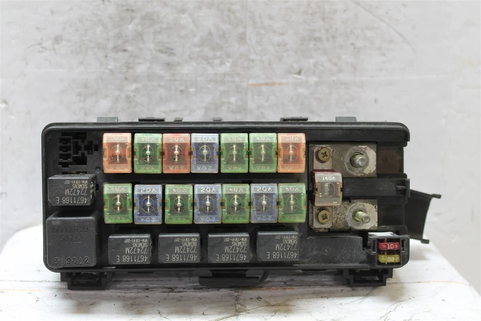 Dodge Ram 1500 2000 furgoneta caja de fusibles 5,9 L bajo capó módulo P56021011Am 588 3K3-B4 Foto 4 de 4