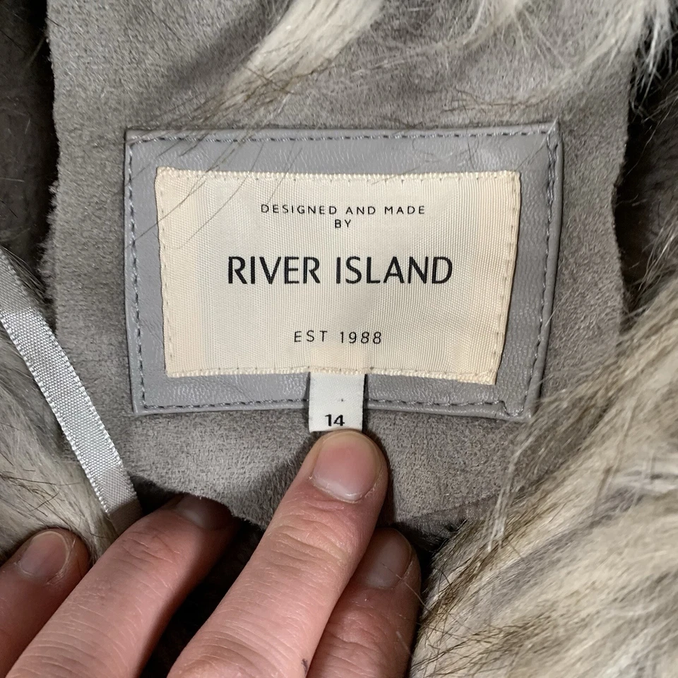 Abrigo River Island para mujer Reino Unido 14 flexión afgano imitación cuero piel retazos PennyLane Foto 3 de 4