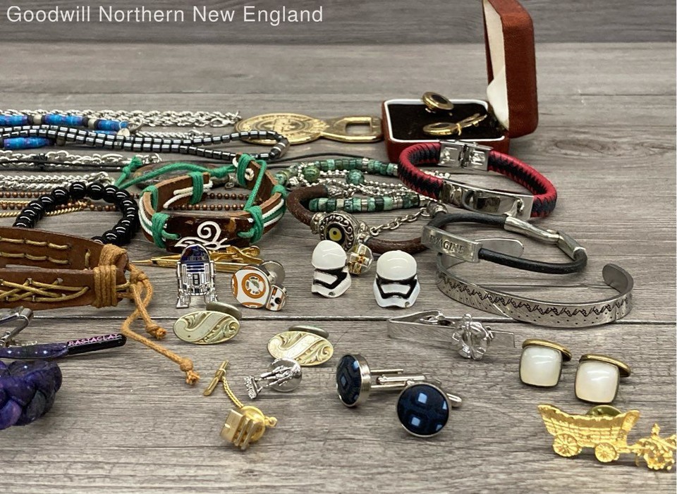 Mens Costume Jewelry & Accessories Mixed Lot w. Necklaces Bracelets